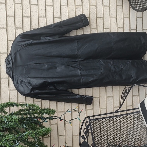 Black Coat - Picture 11 of 11